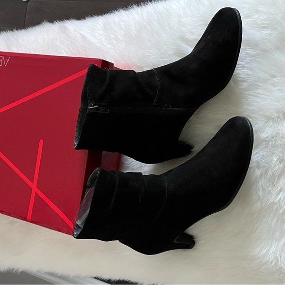 Aerosoles Black Suede Red Light Ankle booties - Picture 9 of 12